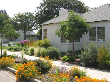 Plan a Perfect Sidewalk Garden